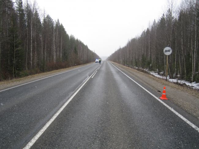 На 263 км автодороги Сыктыквар - Ухта водитель X-Trail не справилась с управлением